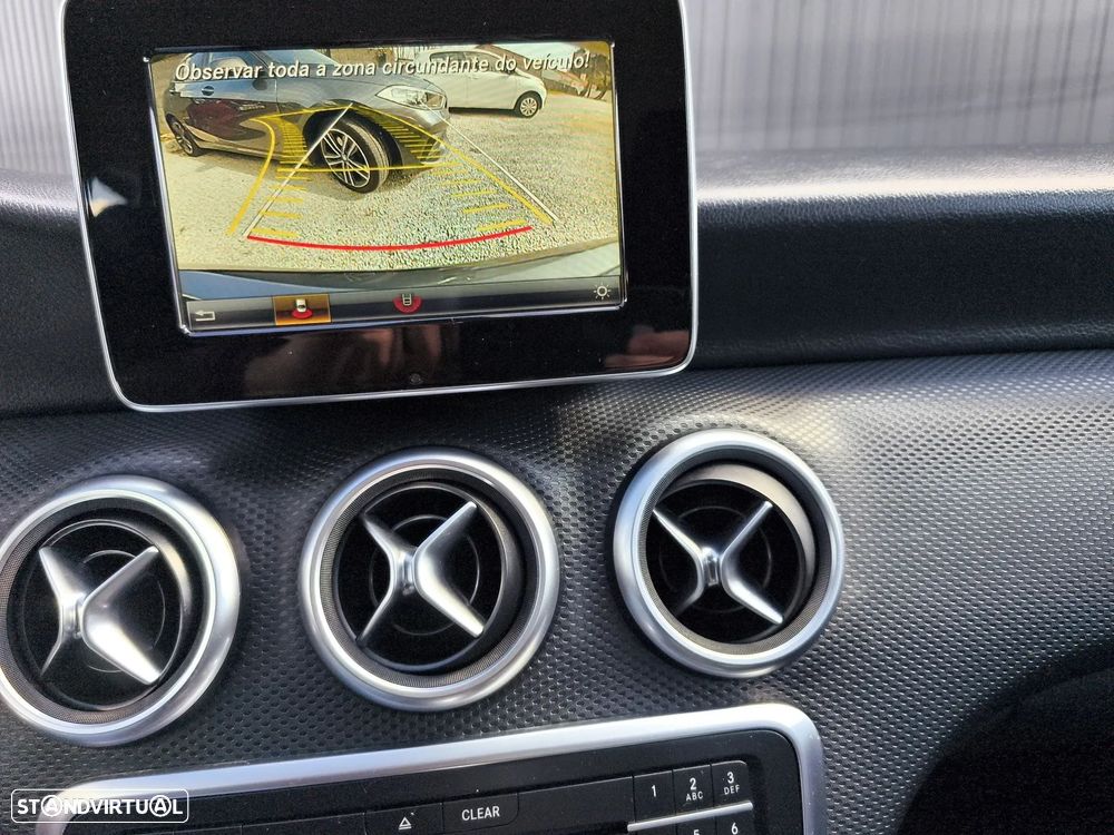 Mercedes-Benz A 180 d AMG Line - 12