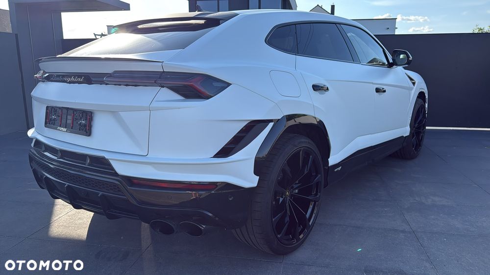 Lamborghini Urus - 13