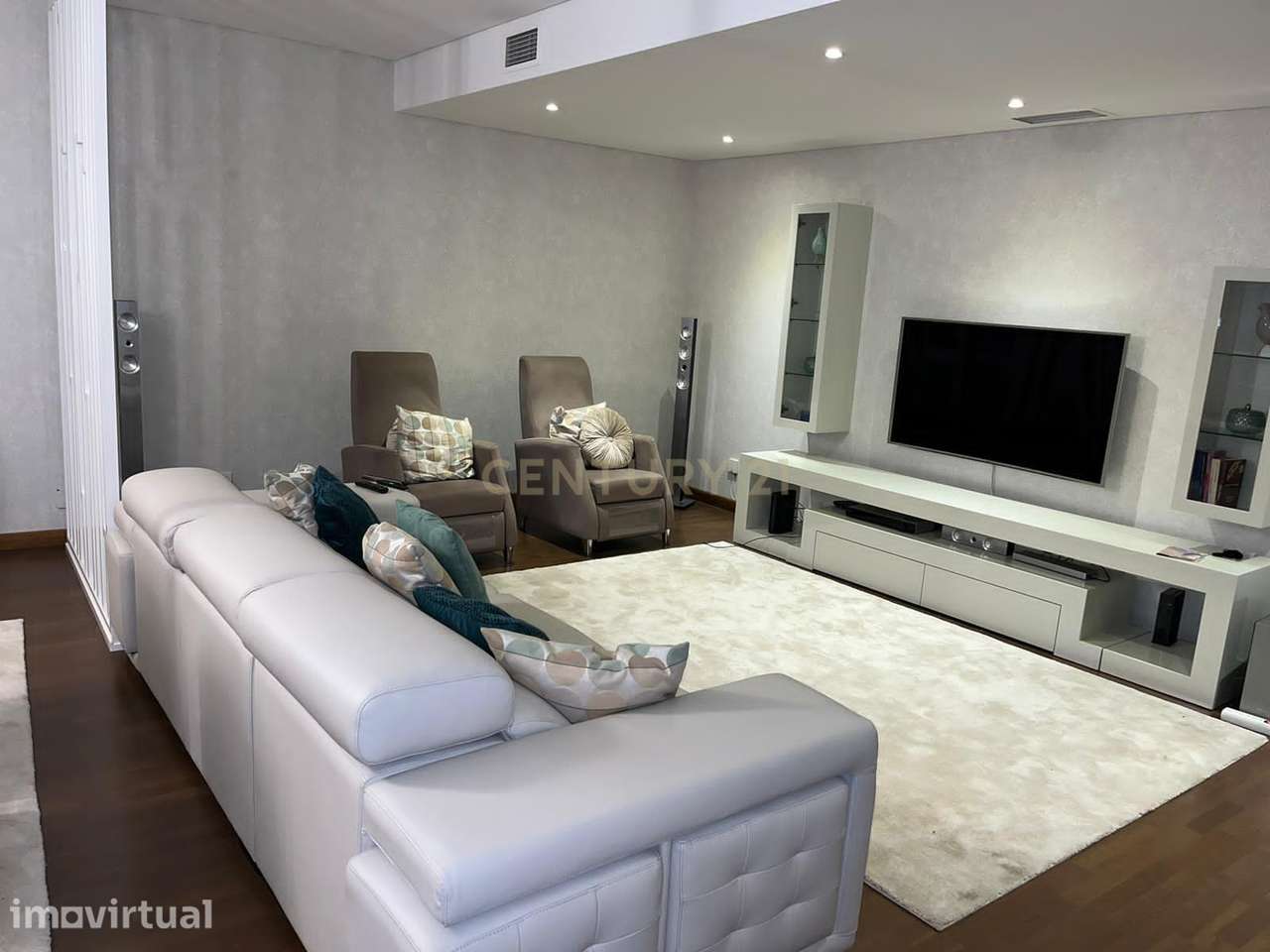 Espaçoso Apartamento T4 em Odivelas, Loures - Grande imagem: 2/19