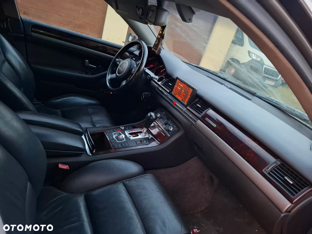 Audi A8 - 6