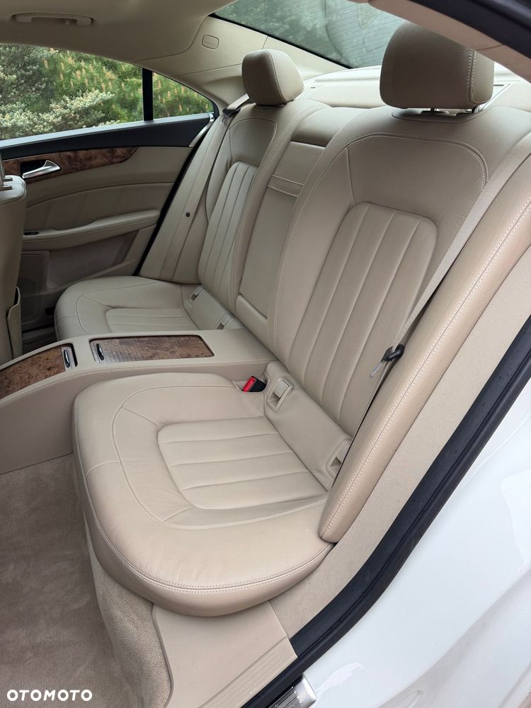 Mercedes-Benz CLS 350 CDI DPF BlueEFFICIENCY 7G-TRONIC Edition 1 - 32