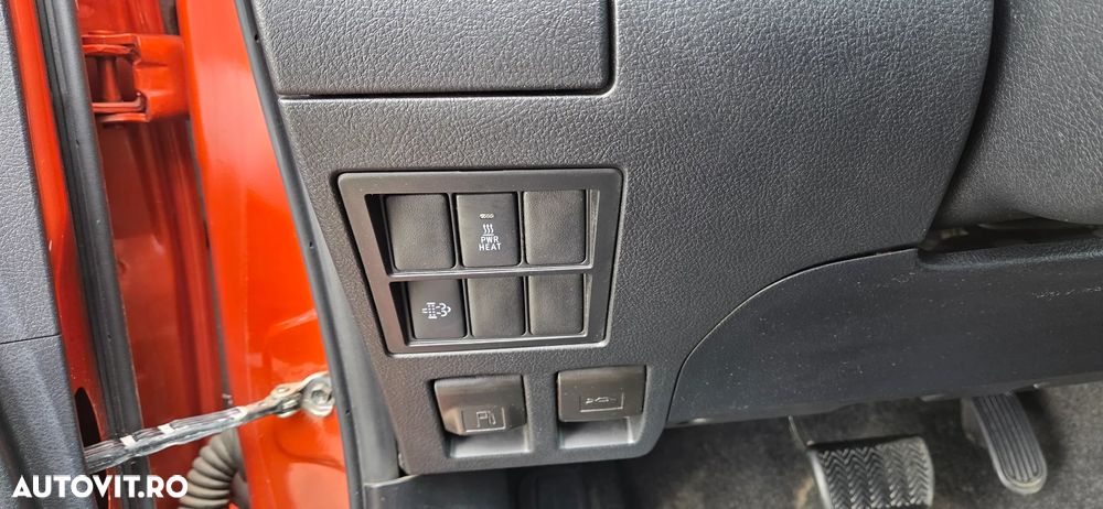 Toyota Hilux 4x4 Double Cab A/T Invincible - 19