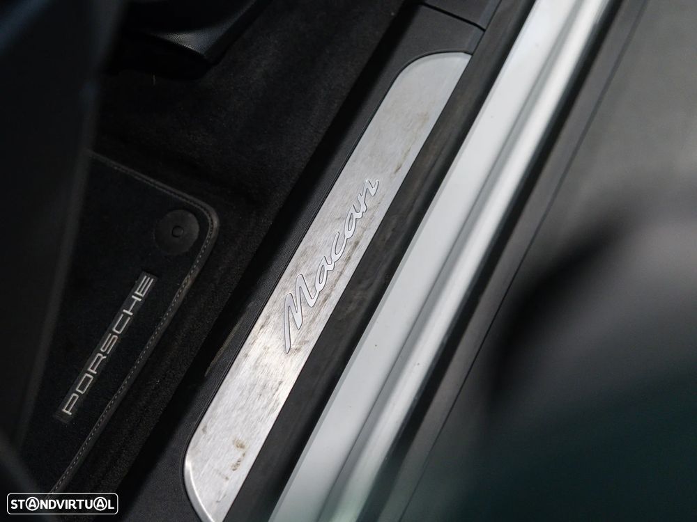 Porsche Macan Electric - 24