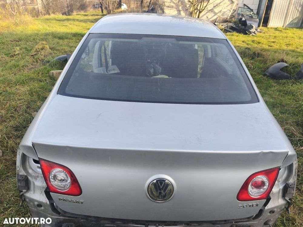 Lunetă geam spate Volkswagen Passat B6 sedane berlină 2005-2010 - 1