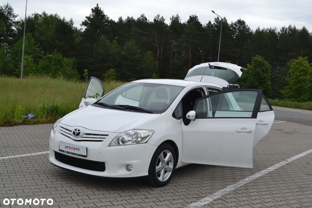 Toyota Auris 1.4 D-4D - 16