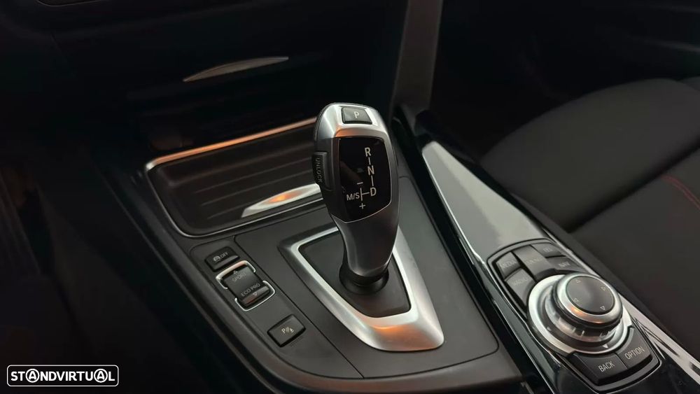 BMW 318 d Auto Line Sport - 22