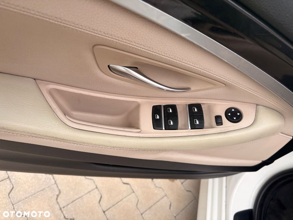 BMW Seria 5 520d - 23