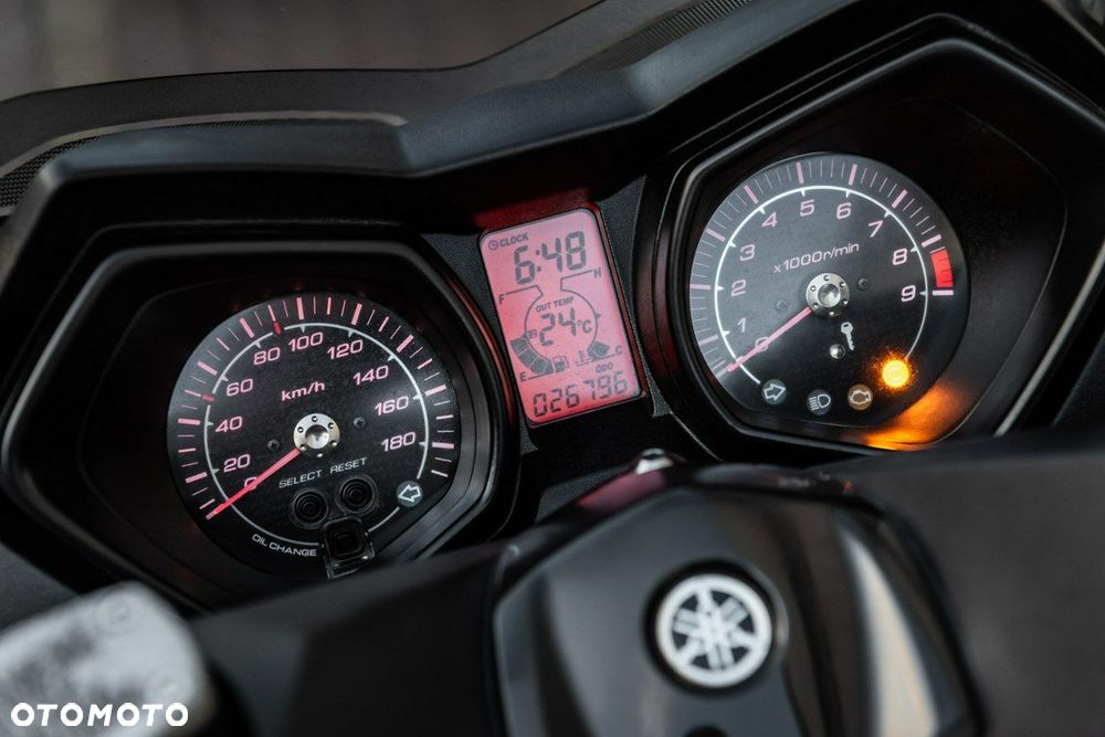 Yamaha X-max - 9