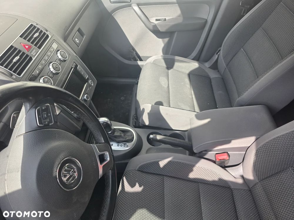 Volkswagen Touran 2.0 TDI DPF BlueMotion Technology DSG Cup - 12