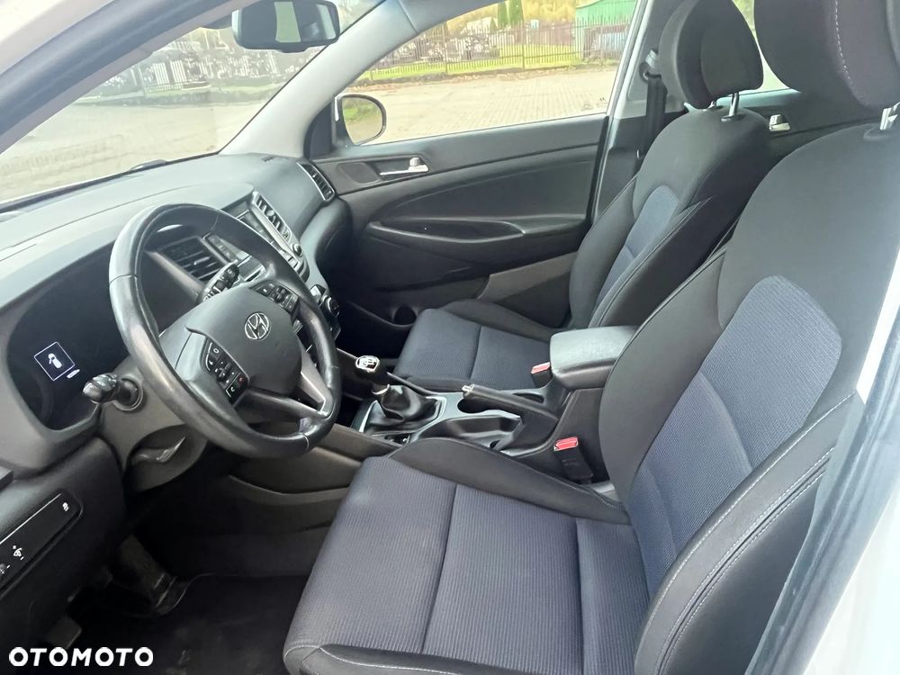 Hyundai Tucson 1.7 CRDI BlueDrive Comfort 2WD - 10