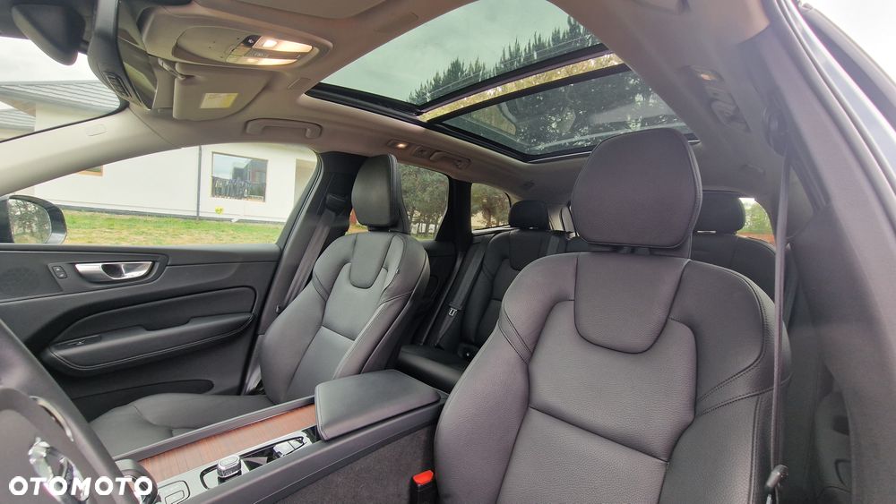 Volvo XC 60 B5 B AWD Geartronic RDesign - 13
