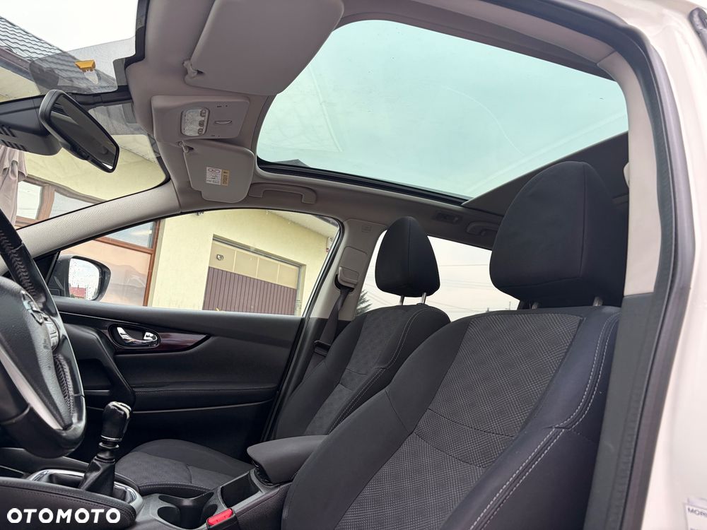 Nissan Qashqai 1.2 DIG-T Tekna EU6 - 16