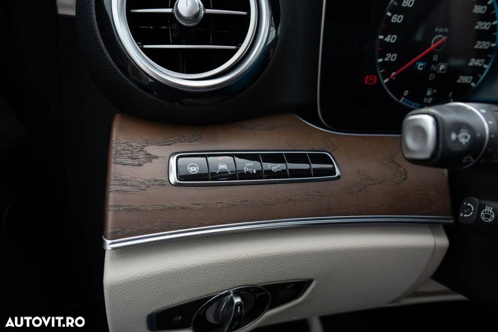 Mercedes-Benz E 400 d 4Matic 9G-TRONIC - 38