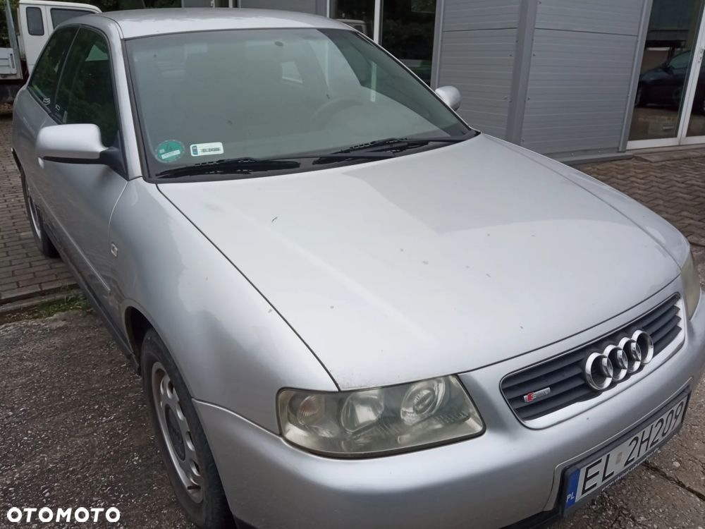 Audi A3 3-drzwiowe 1.6 FSI S Line Sportpaket plus - 2
