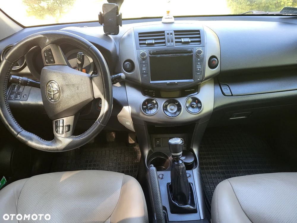 Toyota RAV4 2.2 D-4D X - 7