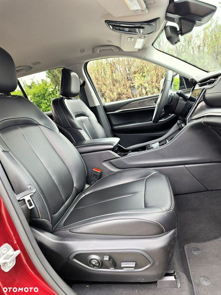 Jeep Grand Cherokee - 36