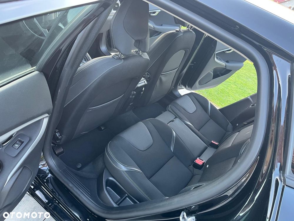 Volvo V40 T3 Drive-E Momentum - 9