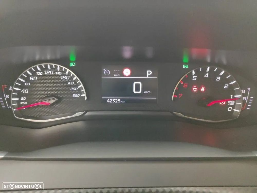 Peugeot 2008 1.2 PureTech Active EAT8 - 8