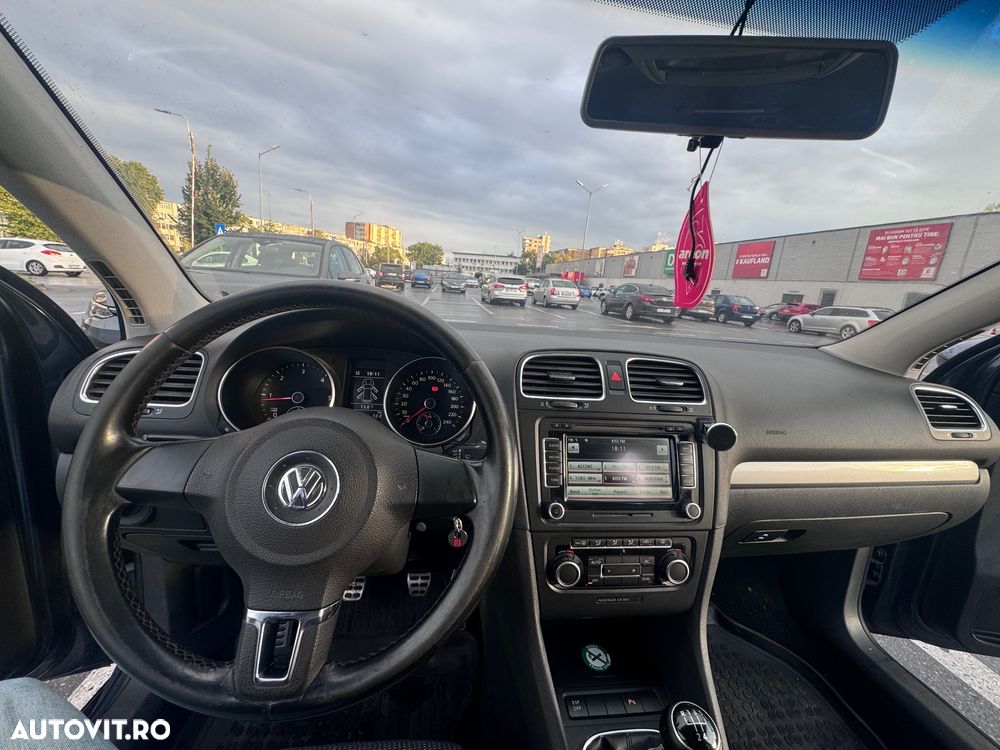 Volkswagen Golf - 6