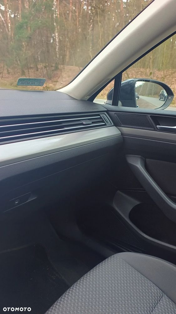 Volkswagen Passat - 14
