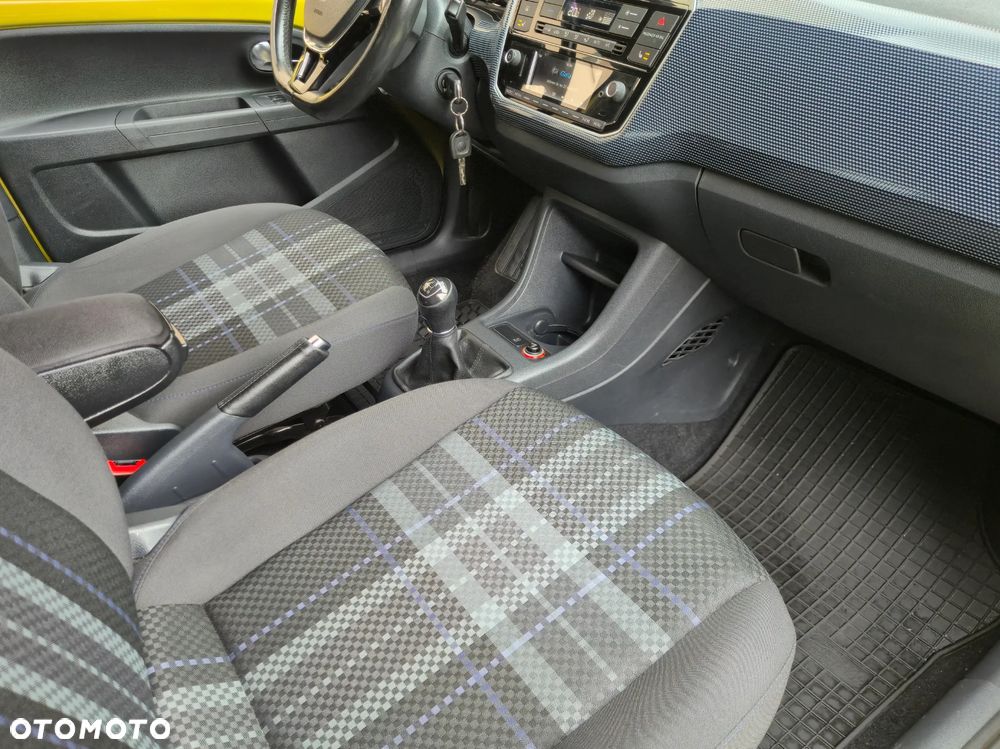 Volkswagen up! club - 25