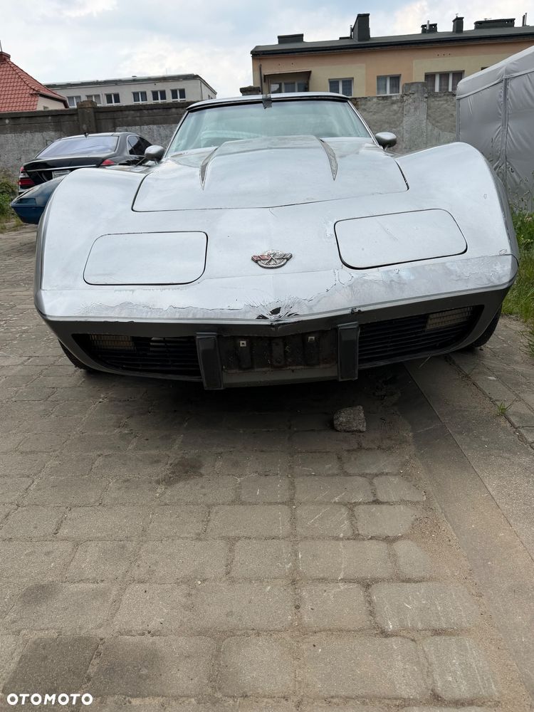 Chevrolet Corvette - 4