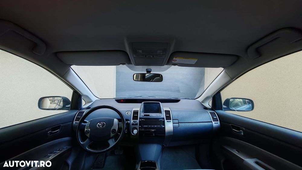 Toyota Prius (Hybrid) - 14