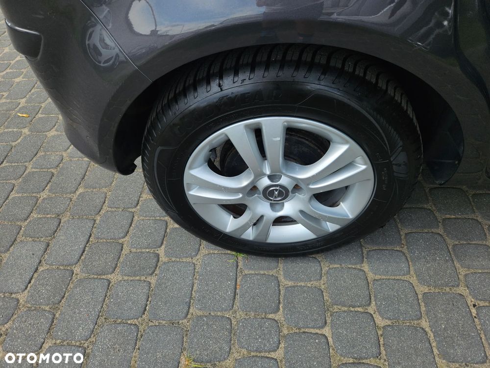 Opel Corsa 1.2 16V Essentia - 23