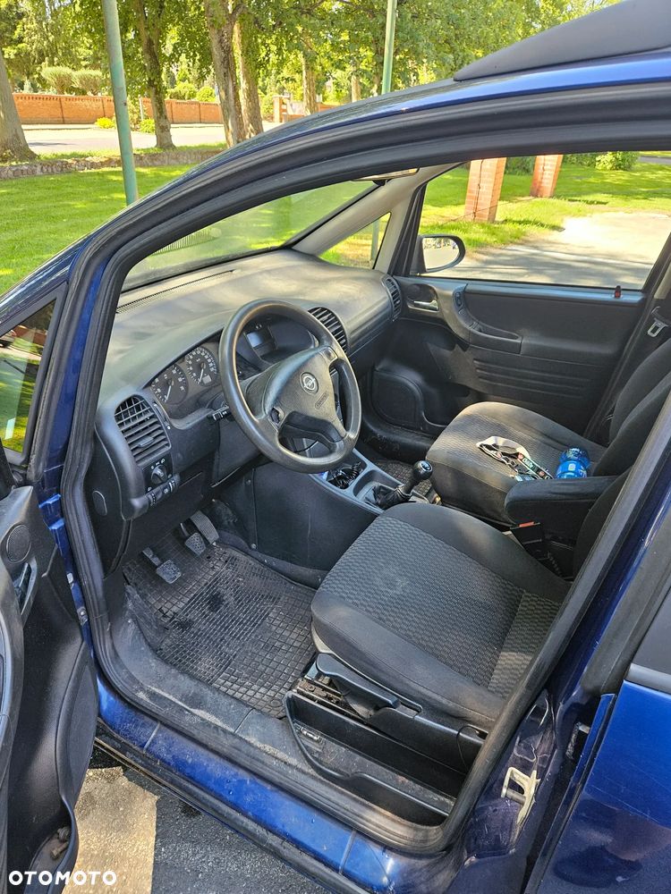 Opel Zafira 1.6 - 9