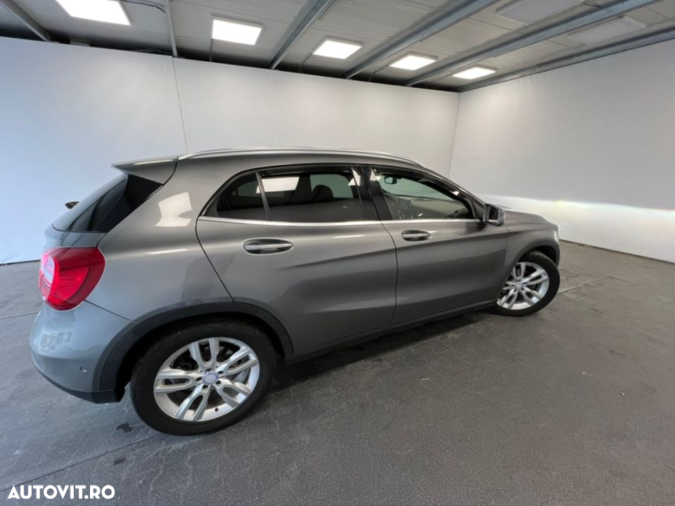 Mercedes-Benz GLA - 29