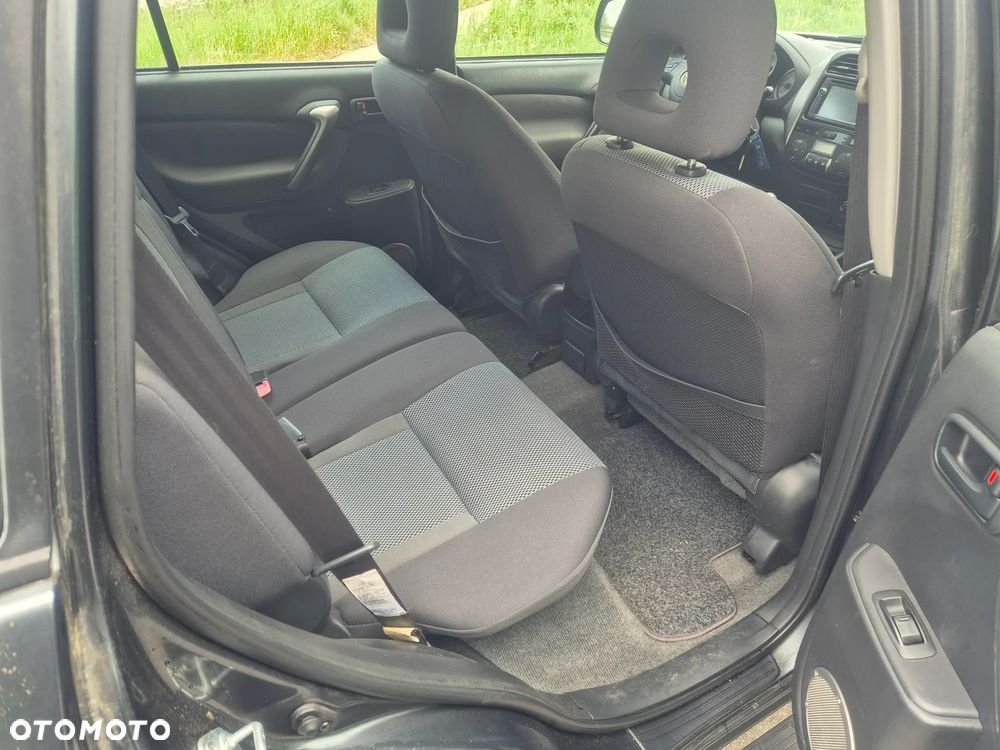 Toyota RAV4 D-4D 4x4 Sol - 18