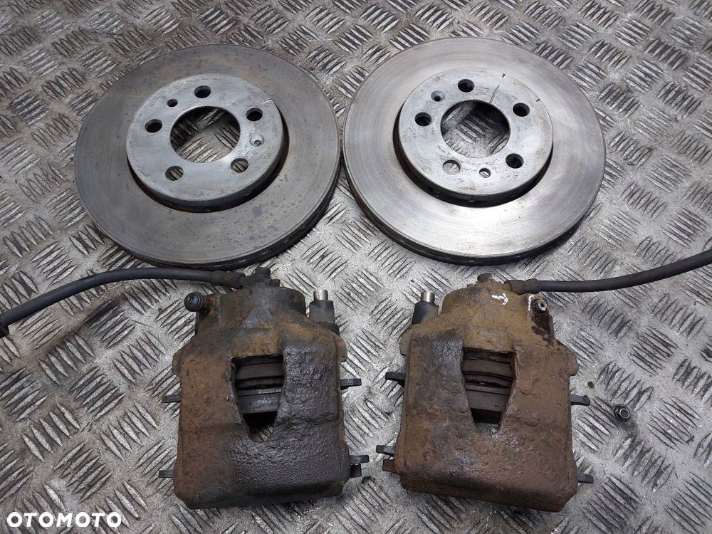 TARCZE HAMULCOWE PRZÓD + KLOCKI + ZACISKI BOSCH AUDI A3 8L 1.6 GOLF IV - 1