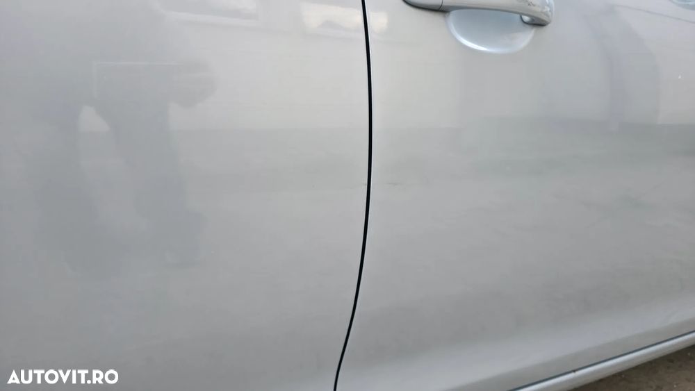 Volkswagen Golf 1.6 TDI DPF Comfortline - 21