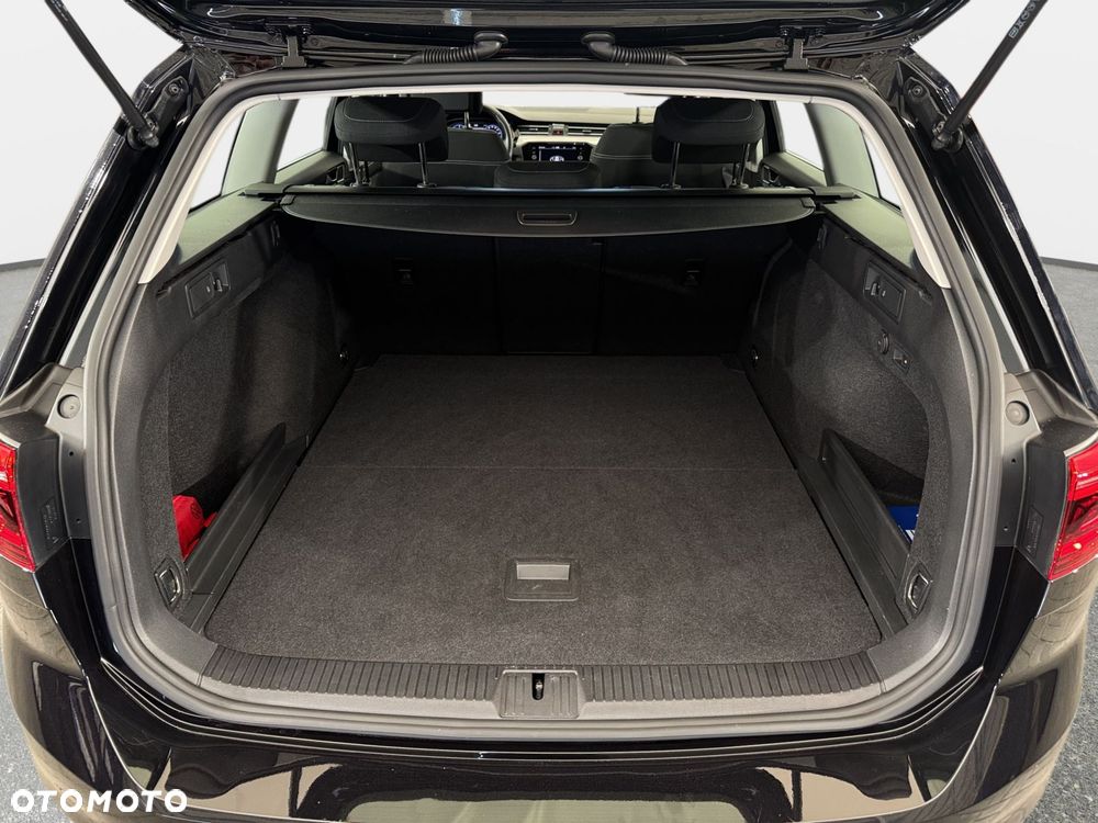 Volkswagen Passat Variant - 24