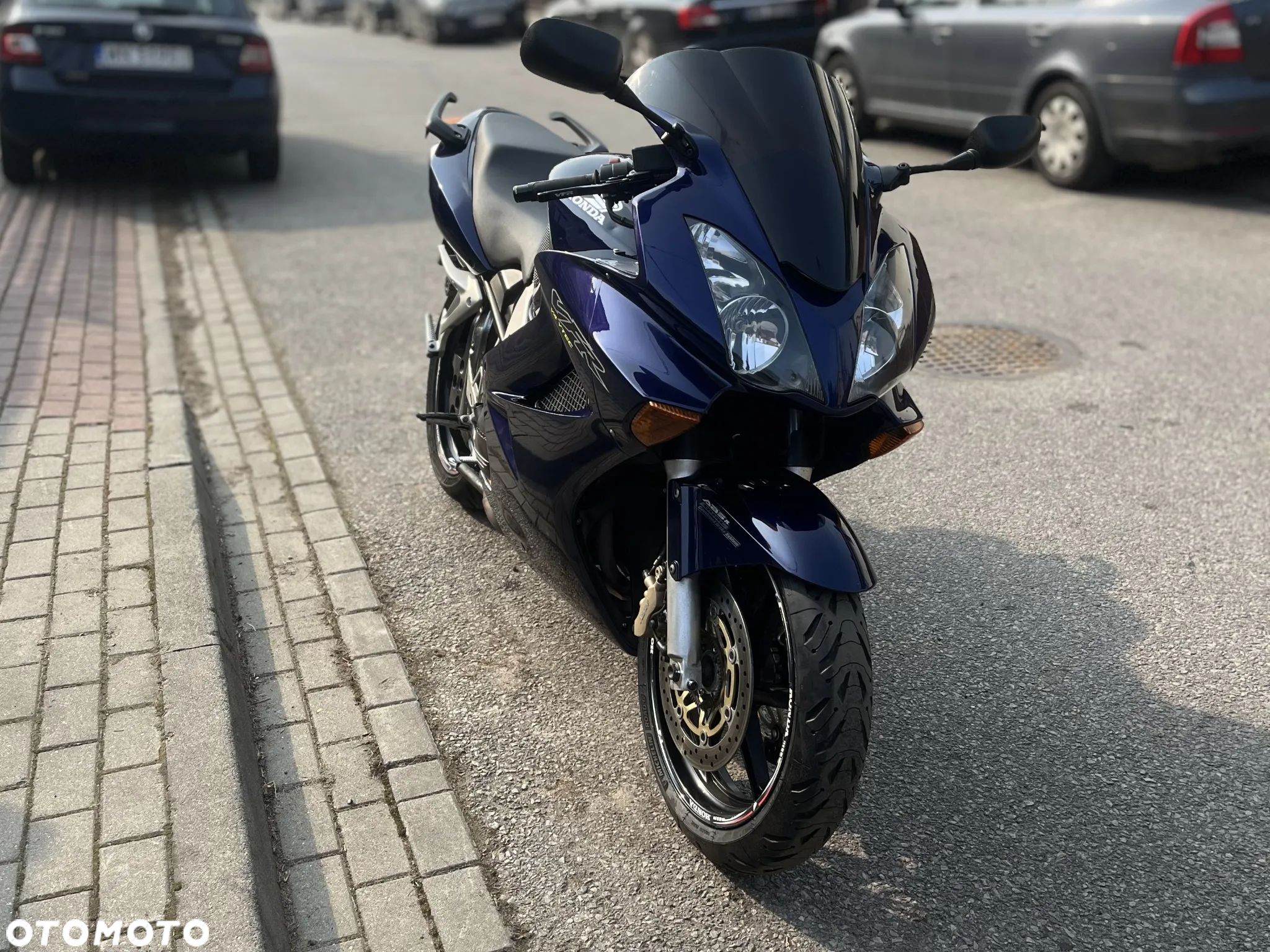Honda VFR - 1