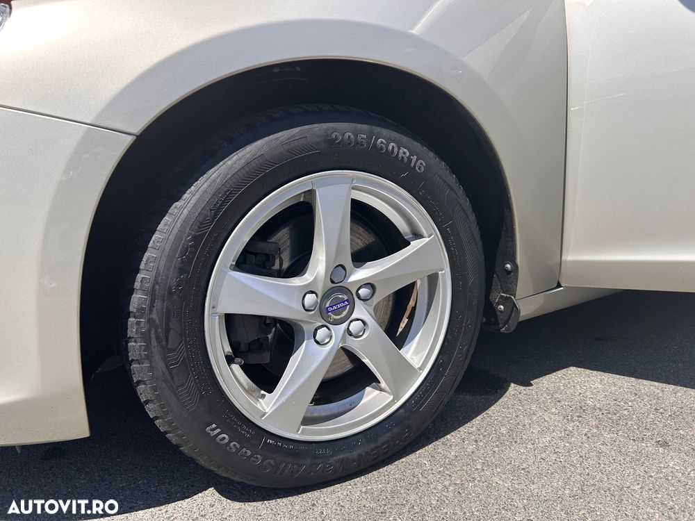 Volvo S60 D3 Momentum - 9