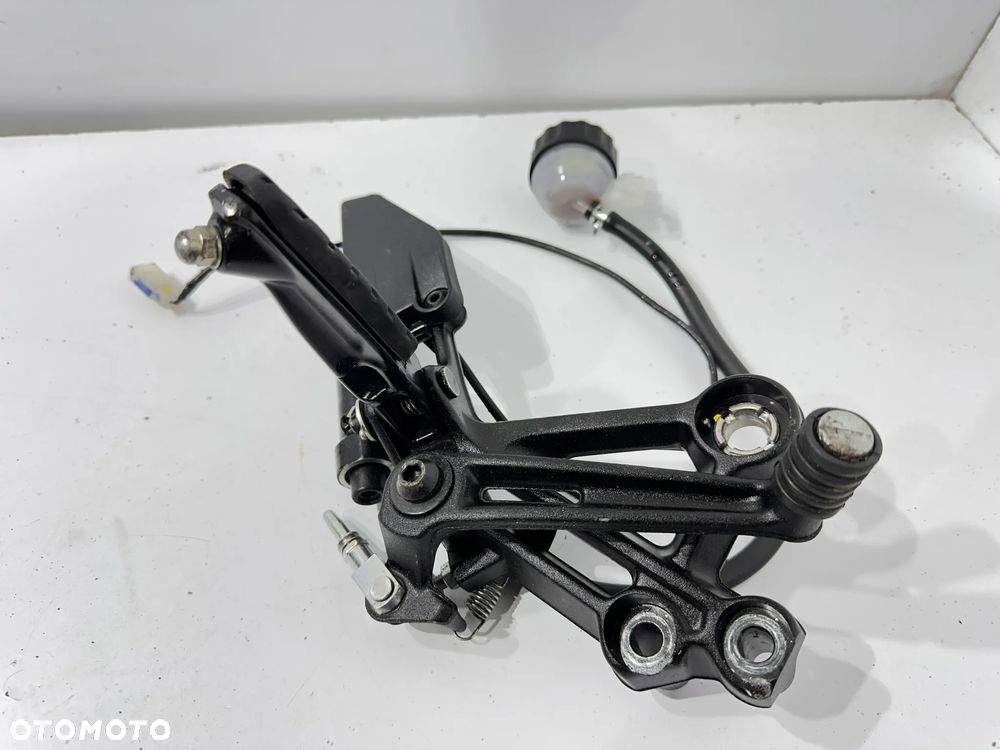 Set podnóżek P Kierowcy KPL    KTM Duke 125   17-23r - 6