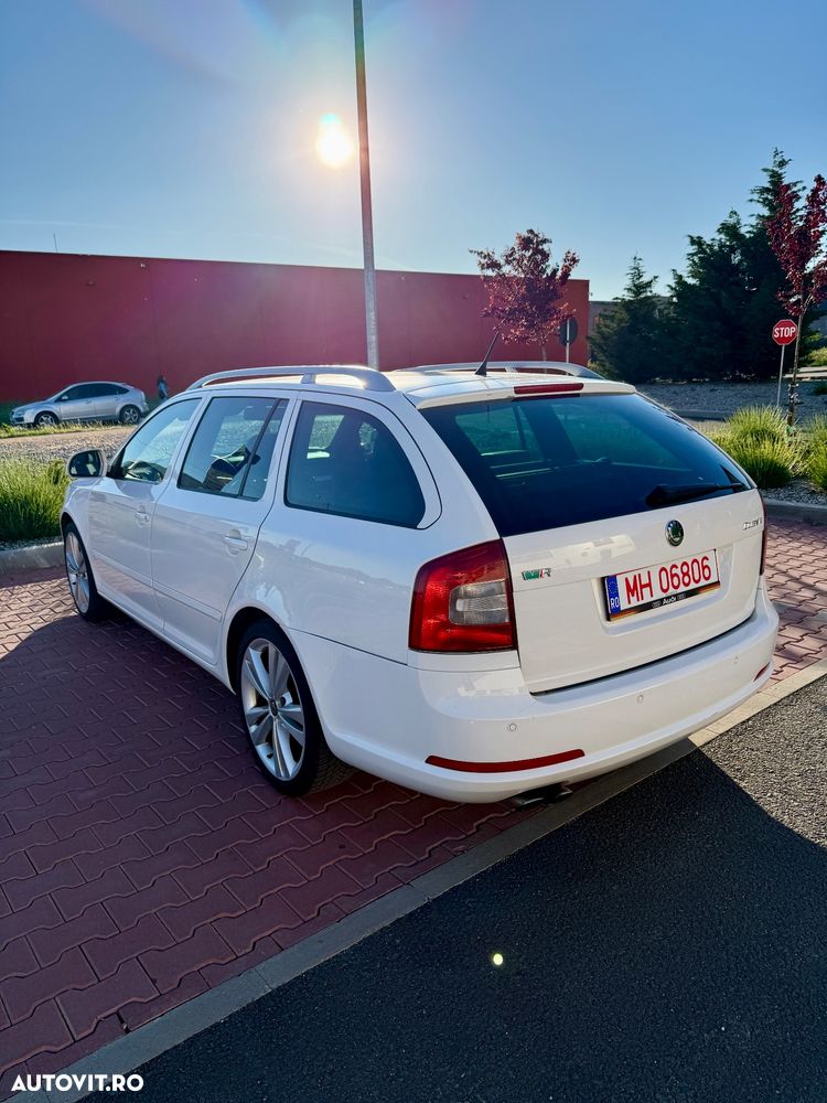 Skoda Octavia 2.0 TDI CR DPF DSG RS - 5