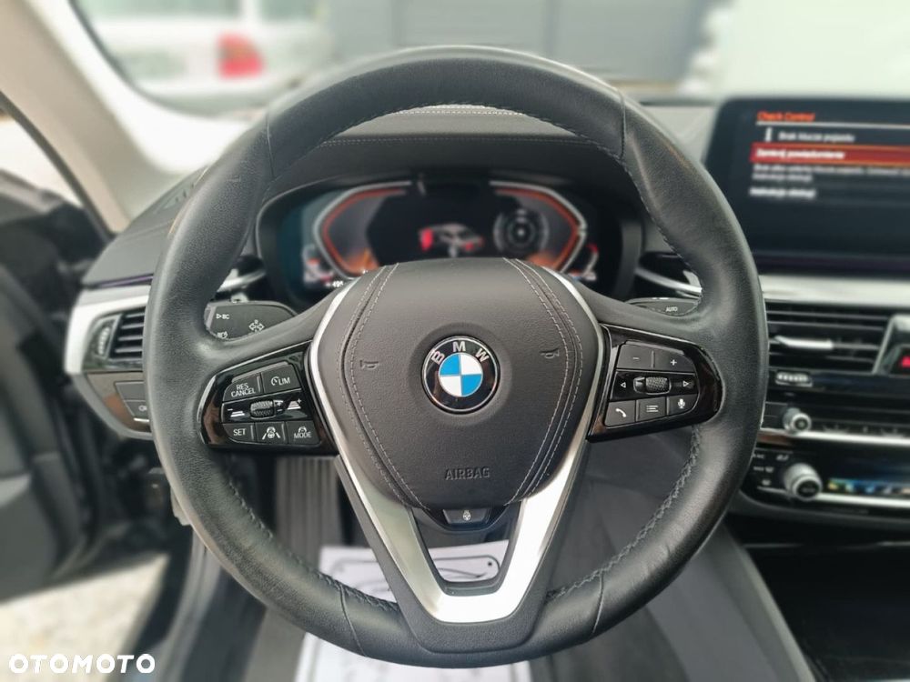BMW Seria 5 - 21