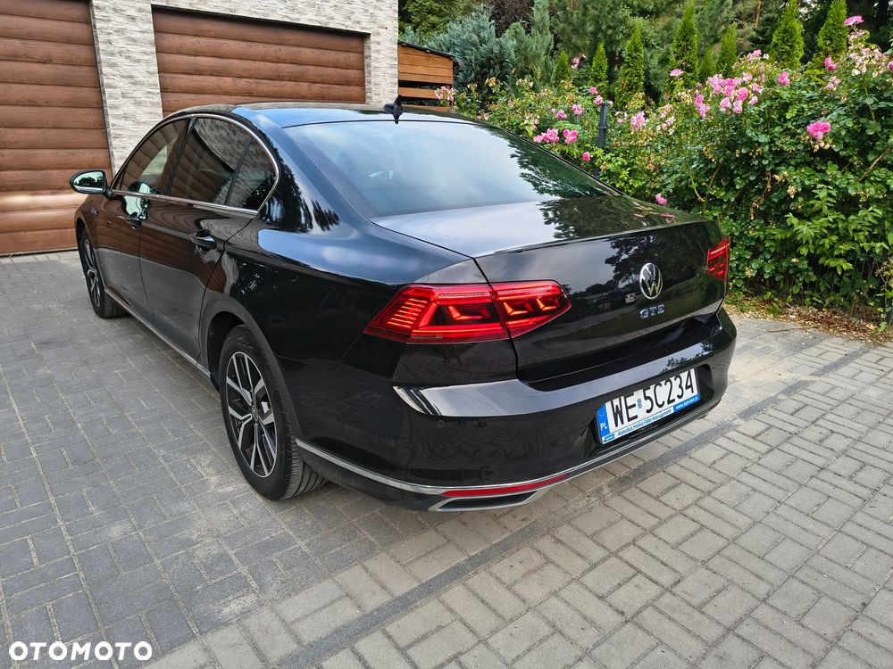 Volkswagen Passat - 8