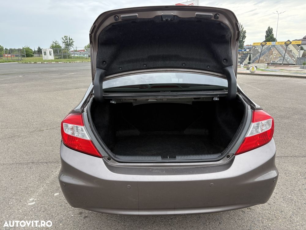 Honda Civic 1.8 i-VTEC Automatik Comfort - 9