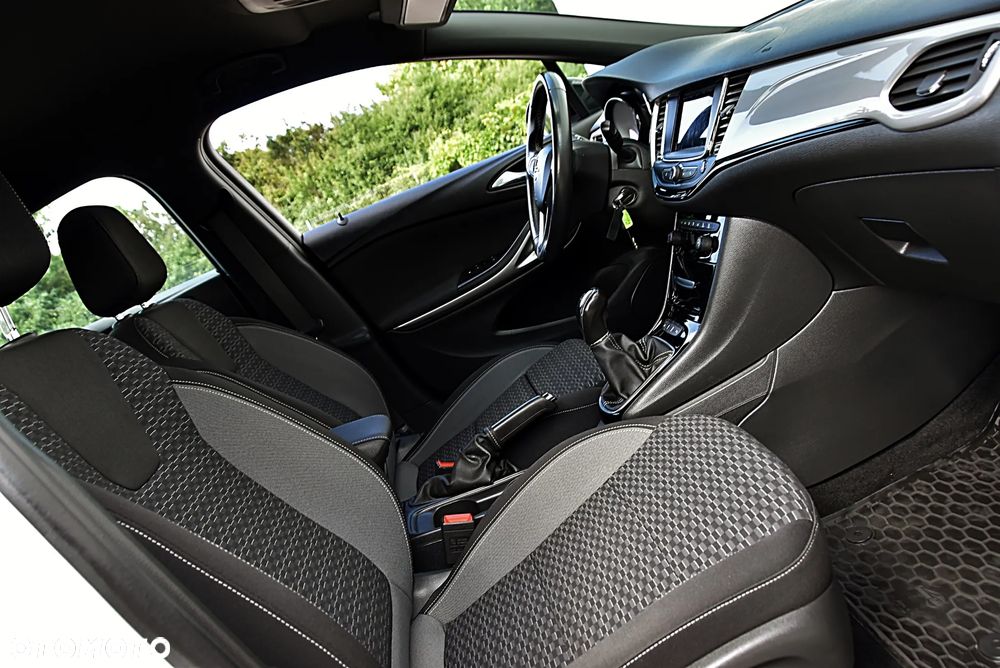 Opel Astra 1.2 T GS Line S&S - 22