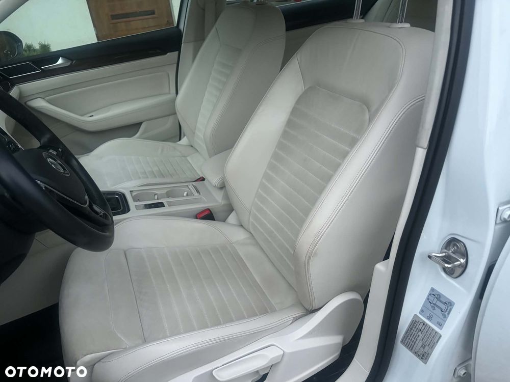 Volkswagen Passat 2.0 TDI Bi-Turbo BMT 4Mot Highline DSG - 9
