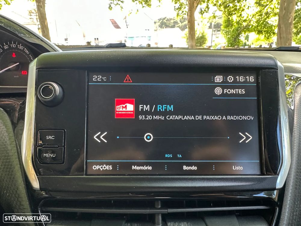 Peugeot 208 1.2 PureTech Signature - 37