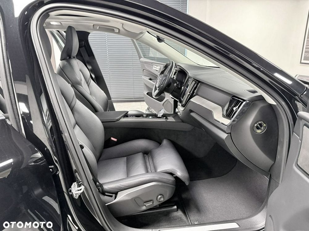 Volvo XC 60 T8 Plug-In Hybrid AWD Inscription Expression - 40