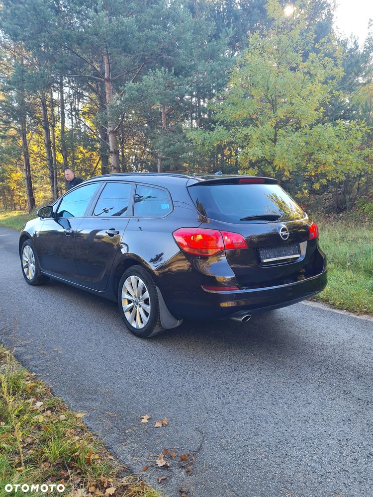 Opel Astra 2012 photo 4