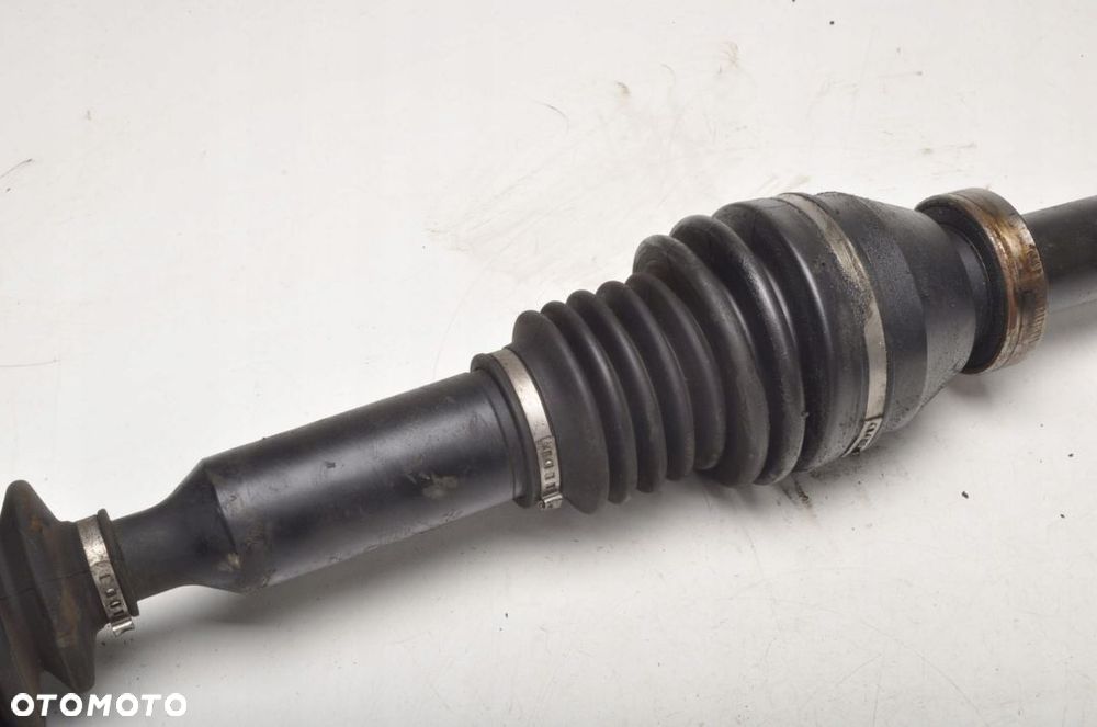 VOLVO XC90 3.2 AWD PÓŁOŚ PRAWA DŁUGA AUTOMAT - 4