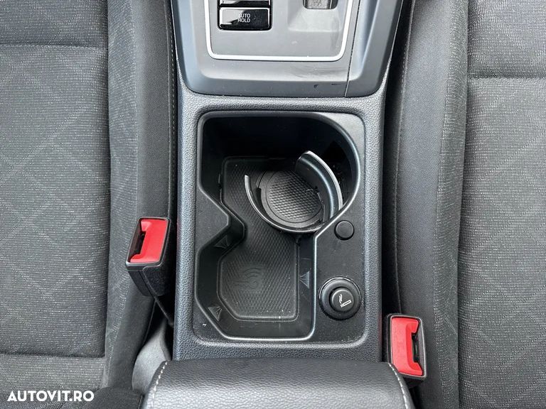 Volkswagen Golf 1.0 eTSI DSG MHEV Life - 27