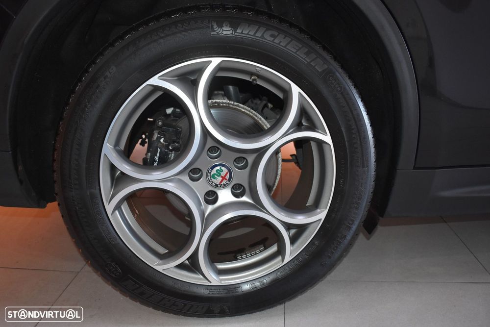 Alfa Romeo Stelvio 2.2 D Super AT8 Q4 - 15