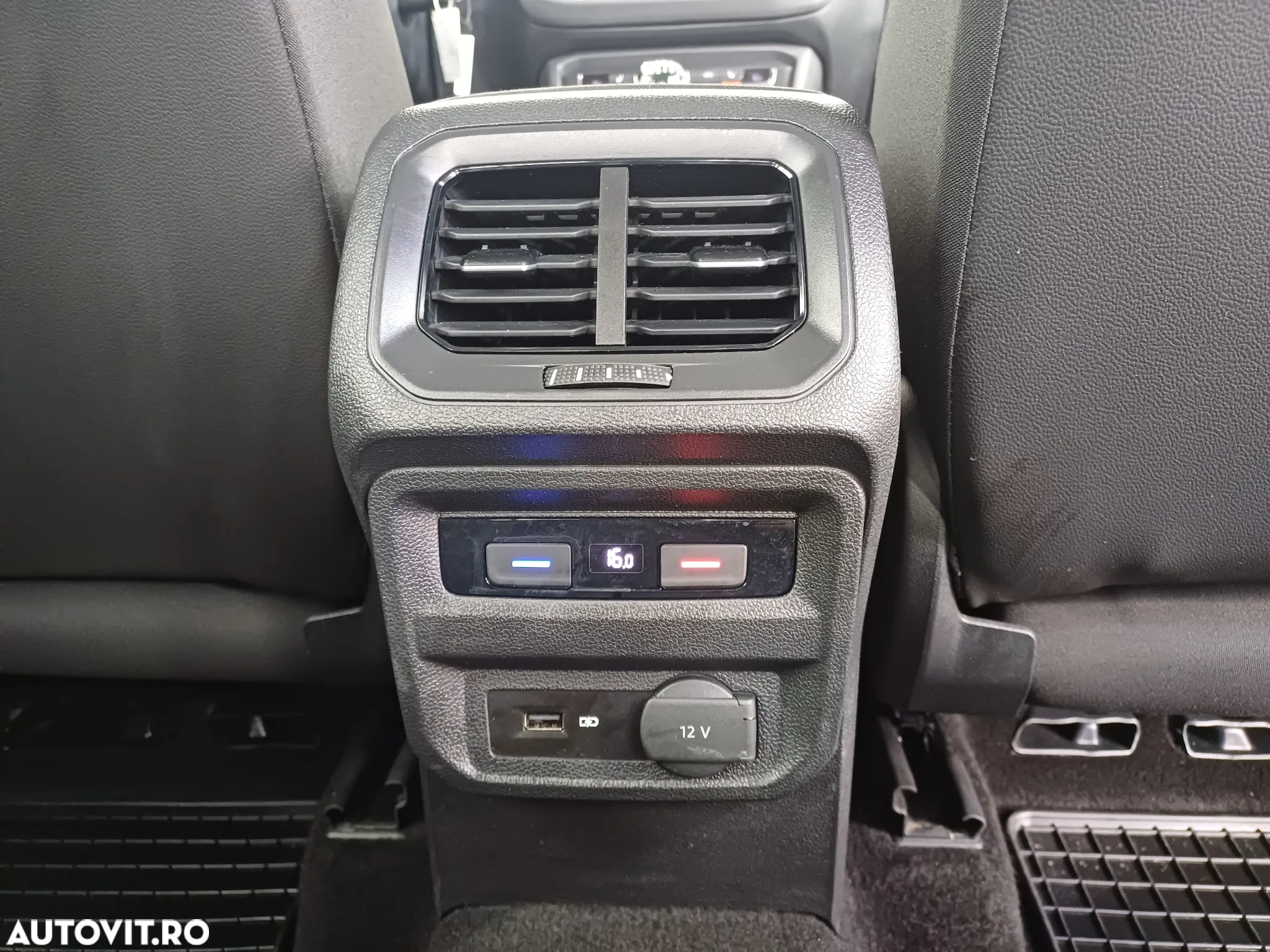 Volkswagen Tiguan 2.0 TDI 4Mot Trendline - 32